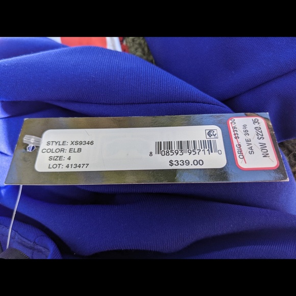 XSCAPE Gown - Picture 4 of 4